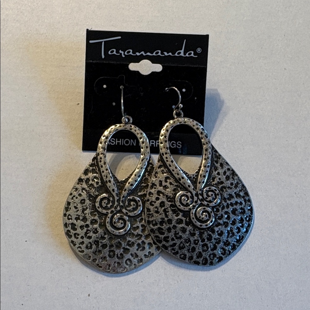 Taramanda Silver Earrings with Black Accents